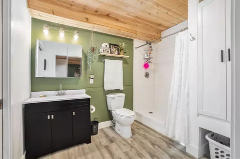 Bath - 9266 Kenyon, Frederic, MI 49733 photo 3 of 3