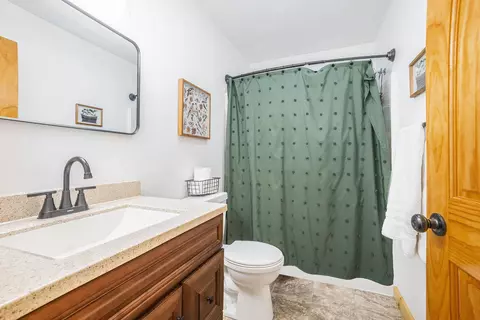 Bath - 9266 Kenyon, Frederic, MI 49733 photo 1 of 3