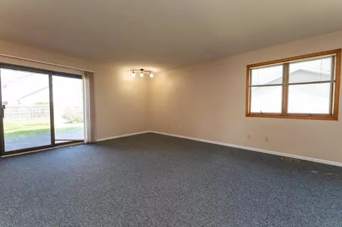 Living - 1237 Buckingham, Mount Pleasant, MI 48858 photo 1 of 6
