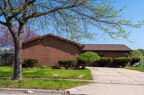 Exterior - 1237 Buckingham, Mount Pleasant, MI 48858 photo 3 of 14