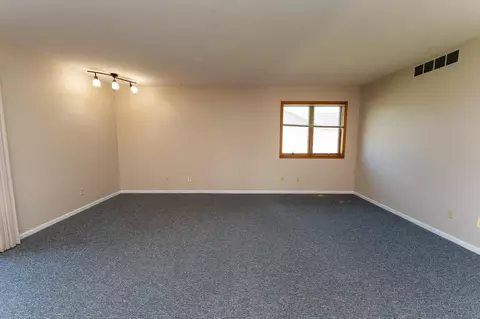 Living - 1237 Buckingham, Mount Pleasant, MI 48858 photo 3 of 6