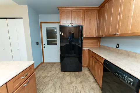 Kitchen - 1237 Buckingham, Mount Pleasant, MI 48858 photo 4 of 5