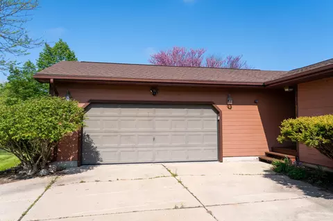 Exterior - 1237 Buckingham, Mount Pleasant, MI 48858 photo 5 of 14