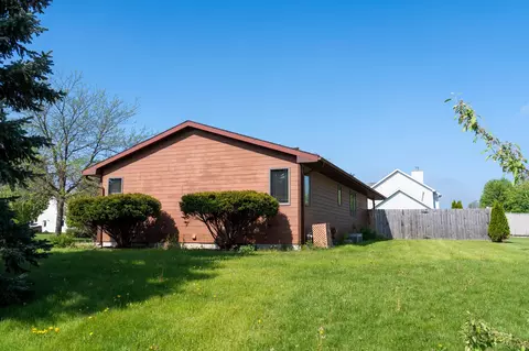 Exterior - 1237 Buckingham, Mount Pleasant, MI 48858 photo 7 of 14