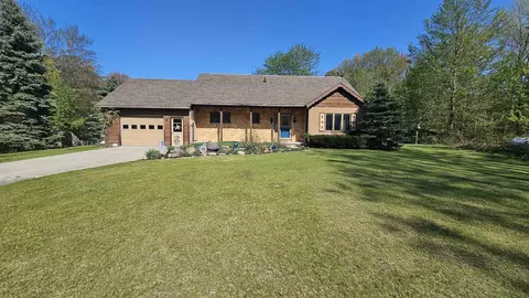 Exterior - 8764 Saunders, Sterling, MI 48659 photo 4 of 27