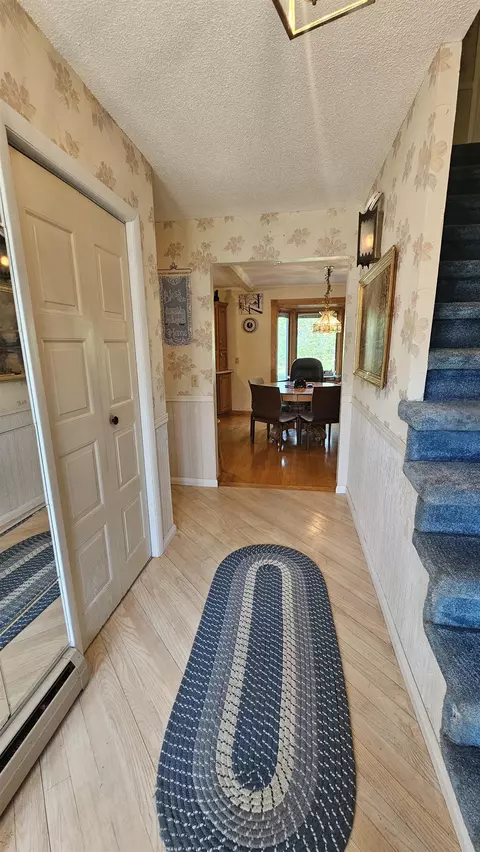 Entry Way - 8764 Saunders, Sterling, MI 48659 photo 4 of 4