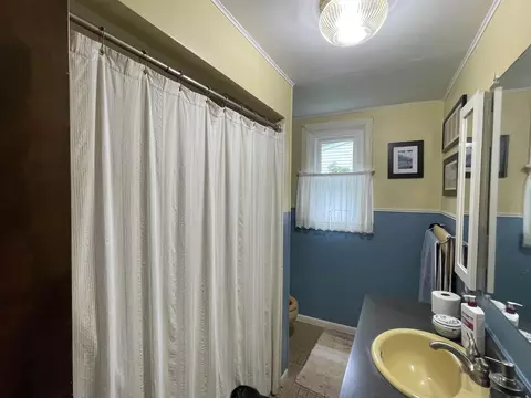 Bath - 630 N State, Alma, MI 48801 photo 1 of 2