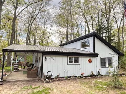 5123 Fairview, Harrison, MI 48625 photo 2
