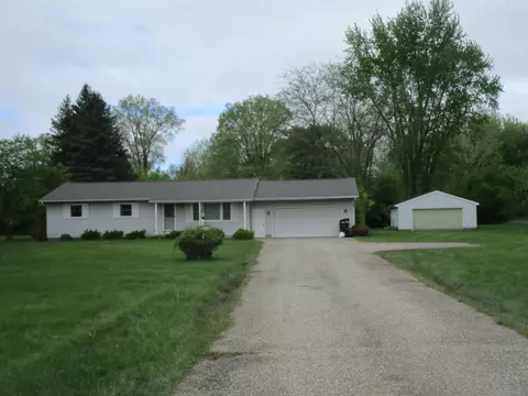 8481 N Luce, Alma, MI 48801