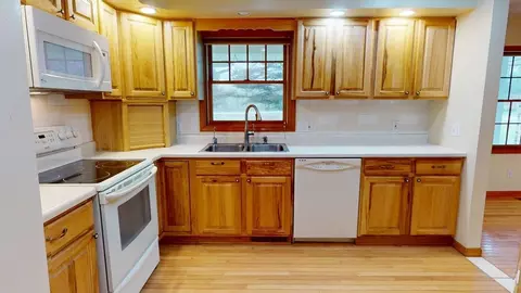 Kitchen - 3201 E Long Lk, Harrison, MI 48625 photo 3 of 4
