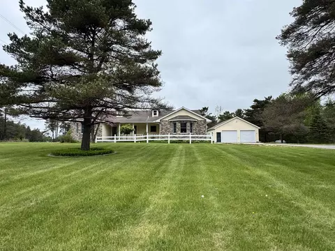 Exterior - 3201 E Long Lk, Harrison, MI 48625 photo 7 of 8