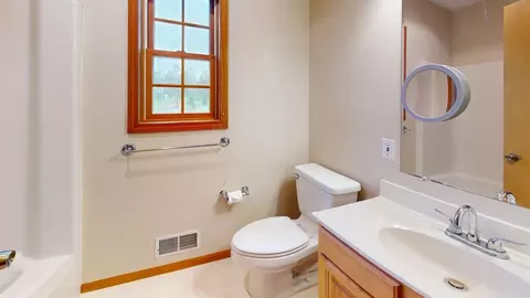 Bath - 3201 E Long Lk, Harrison, MI 48625 photo 4 of 5