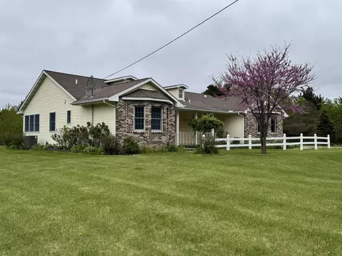 Exterior - 3201 E Long Lk, Harrison, MI 48625 photo 2 of 8