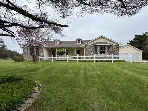 3201 E Long Lk, Harrison, MI 48625