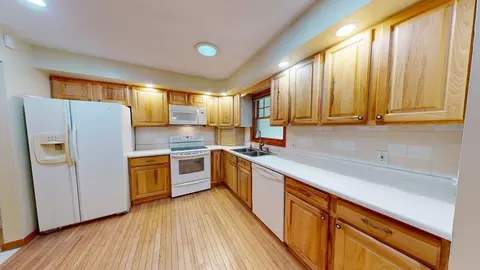 Kitchen - 3201 E Long Lk, Harrison, MI 48625 photo 1 of 4
