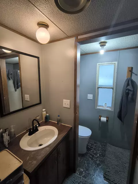 Bath - 4995 W Salt Riv, Shepherd, MI 48883 photo 1 of 2