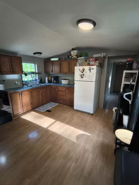 Kitchen - 4995 W Salt Riv, Shepherd, MI 48883 photo 1 of 2