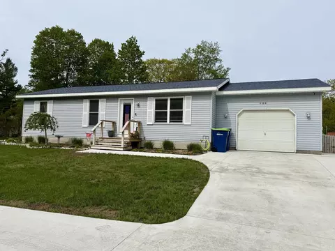 6368 Hardwood, Lake Ann, MI 49650