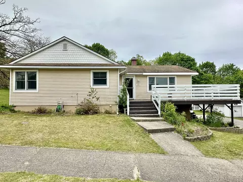 424 E North, Cadillac, MI 49601