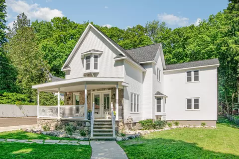 404 Michigan, Frankfort, MI 49635