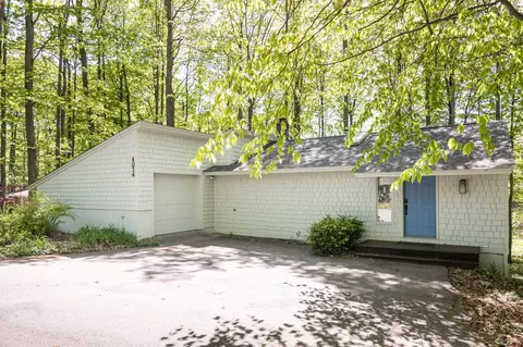 4054 S Scenic Vw, Suttons Bay, MI 49682
