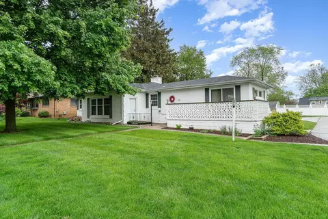 1027 W Superior, Alma, MI 48801