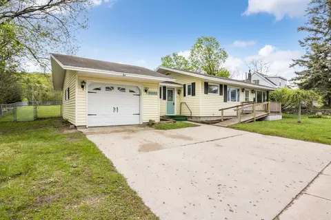 8695 S Maple City, Maple City, MI 49664