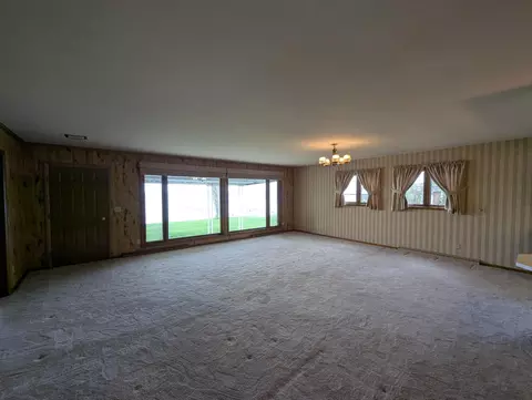 Living - 1082 S Sixth, Au Gres, MI 48703 photo 2 of 6