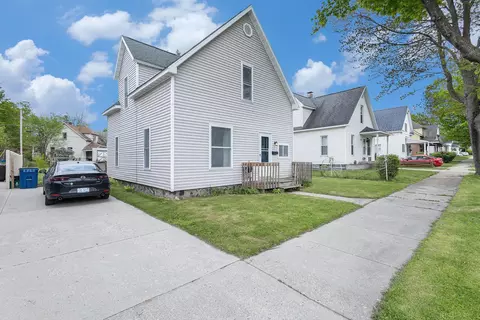 832 Wallace, Cadillac, MI 49601