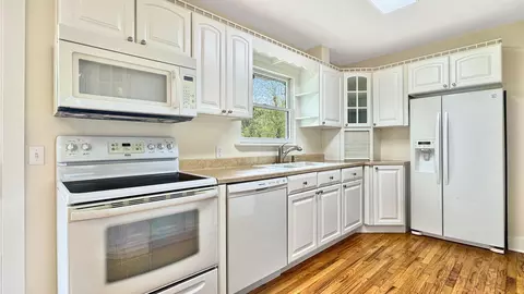 Kitchen - 1972 W Cedar, Mcbain, MI 49657 photo 3 of 5