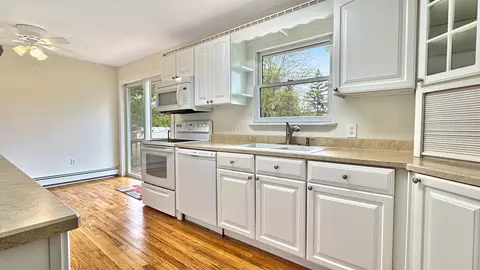 Kitchen - 1972 W Cedar, Mcbain, MI 49657 photo 2 of 5