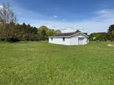5672 Houghton Lk, Lake City, MI 49651