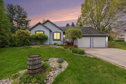 5123 Silver Cv, Traverse City, MI 49685