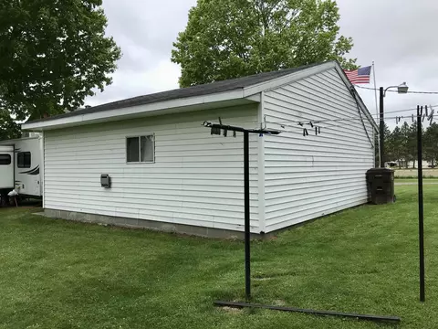 Exterior - 3848 E Stanton, Stanton, MI 48888 photo 24 of 29