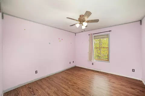 Bedroom - 10745 W Remick, Blanchard, MI 49310 photo 4 of 5