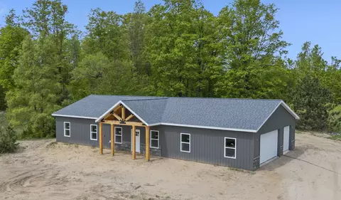 11285 Lakeshore, Buckley, MI 49620