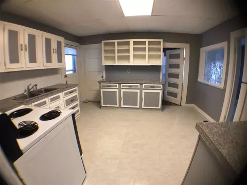 1302 W Lyons, Mount Pleasant, MI 48858 photo 4