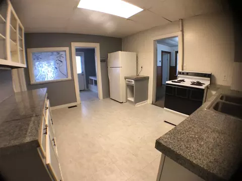 1302 W Lyons, Mount Pleasant, MI 48858 photo 3