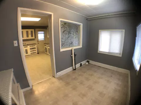 1302 W Lyons, Mount Pleasant, MI 48858 photo 5