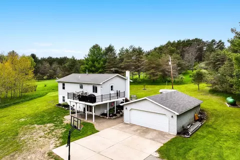 4700 Clam Lk, Bellaire, MI 49615