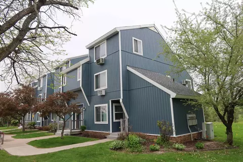 5737 Hilltop #17, Williamsburg, MI 49690