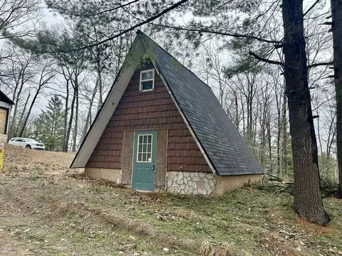 14085 Pointe, Atlanta, MI 49709