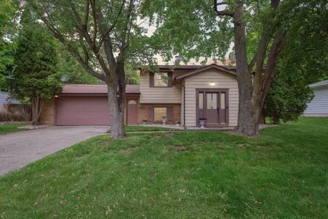 1046 W W Ctr, Alma, MI 48801