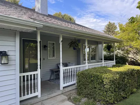 4925 Ridge Crst, Williamsburg, MI 49690