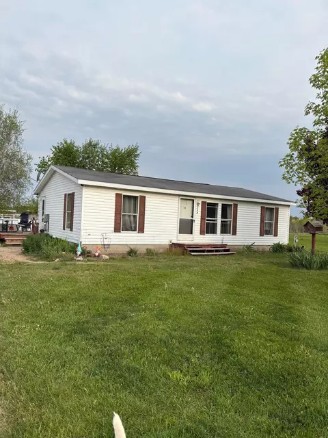 5150 Quarterline, Kewadin, MI 49648