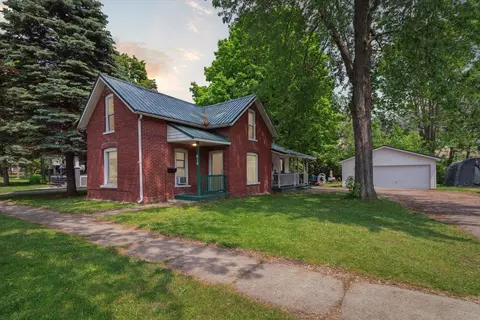 618 N N Riv, Alma, MI 48801