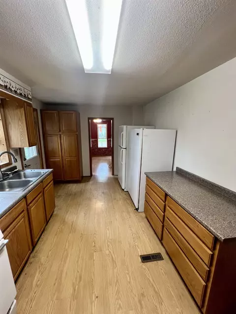 Kitchen - 823 Pine, Alma, MI 48801 photo 3 of 3