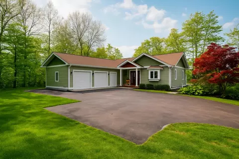9150 S Majestic Rdg, Traverse City, MI 49684