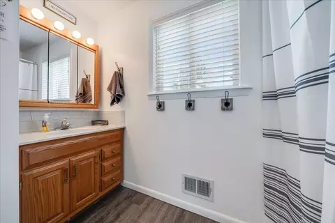 Bath - 4805 Pinellas, Hale, MI 48739 photo 1 of 2