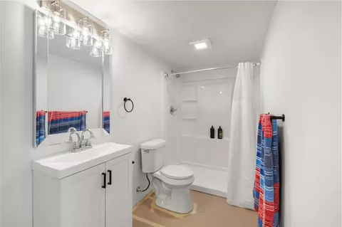 Bath - 11747 Everett, Allendale, MI 49401 photo 4 of 4